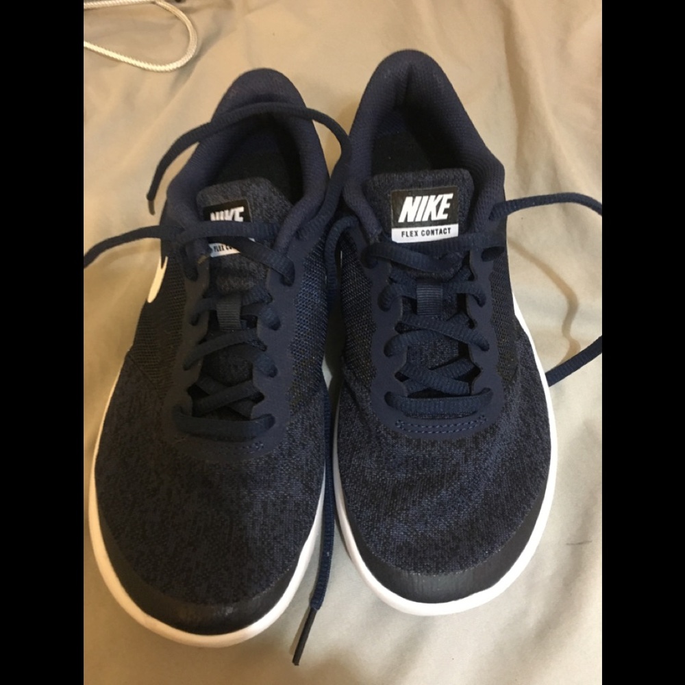 Nike tennis shoes